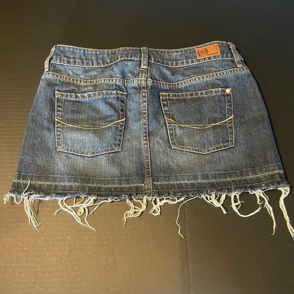 Bullhead women's denim mini skirt size 5 frayed hem jean skirt festival Y2K